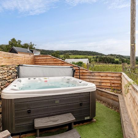 Alba - Charming Boutique Forest View Cabin With Hot Tub In Ballater Buitenkant foto