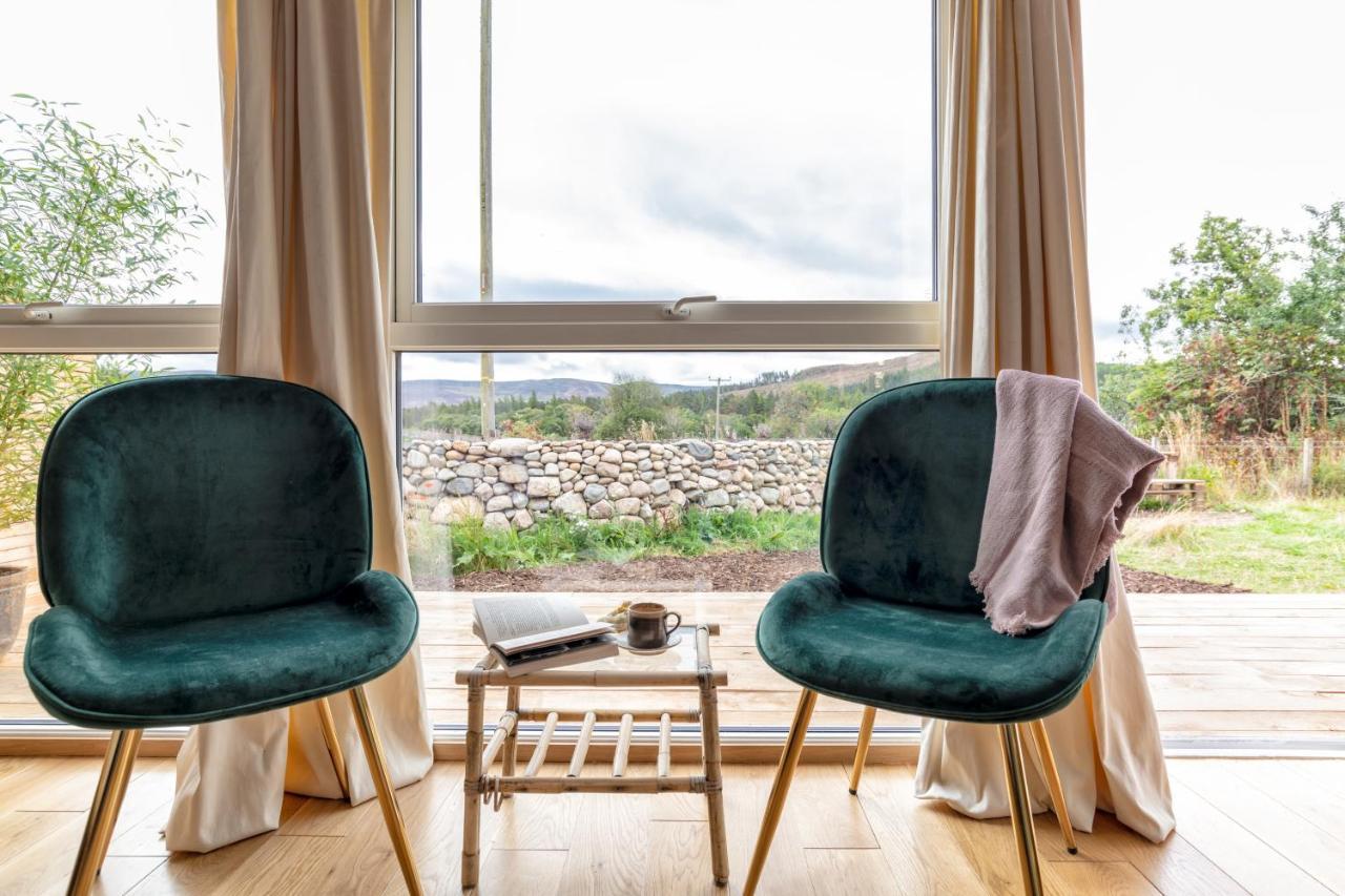 Alba - Charming Boutique Forest View Cabin With Hot Tub In Ballater Buitenkant foto